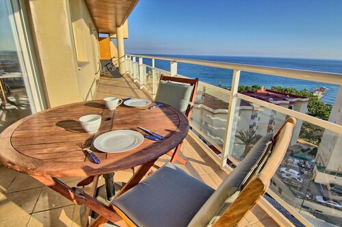 Гостиница Carvajal Seafront Penthouse в Фуэнхироле