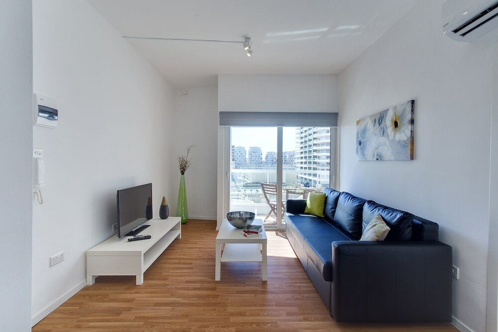 Фото Modern Apartment With Stunning Seaviews