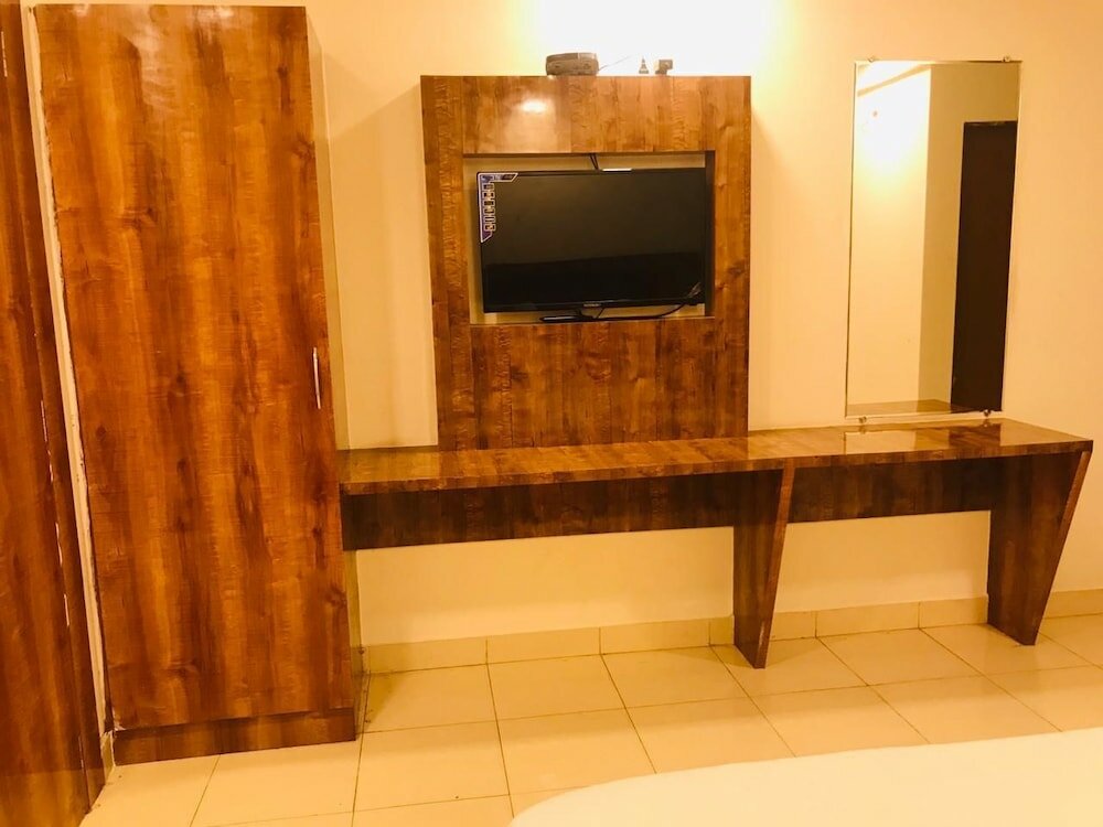 Фото Hotel Ak International Rooms