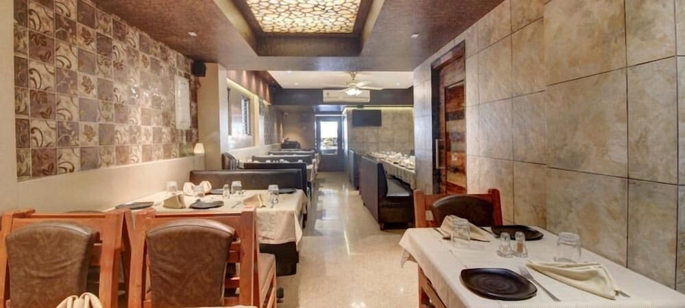 Фото Hotel Leela