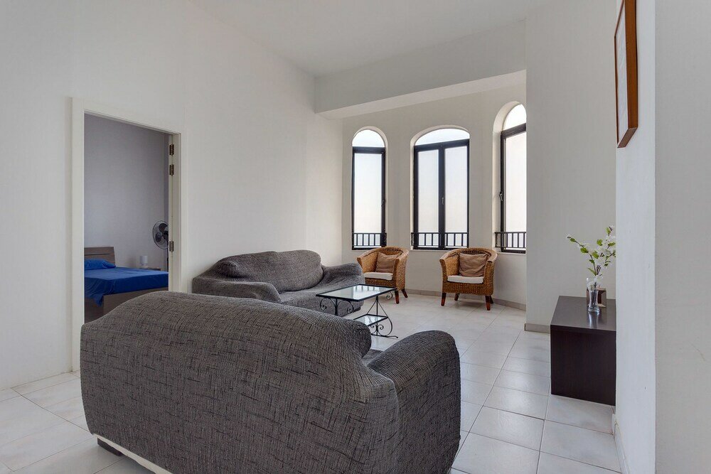 Фото Spacious Seafront Apartment With Stunning Views