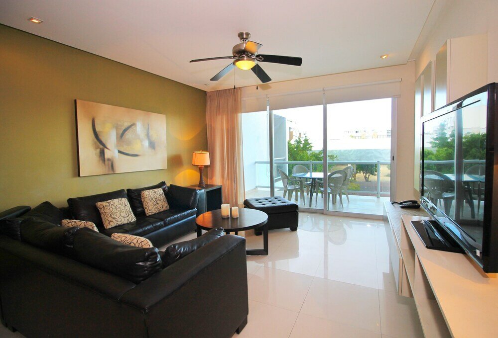 Фото Downtown Apartment Oasis 12