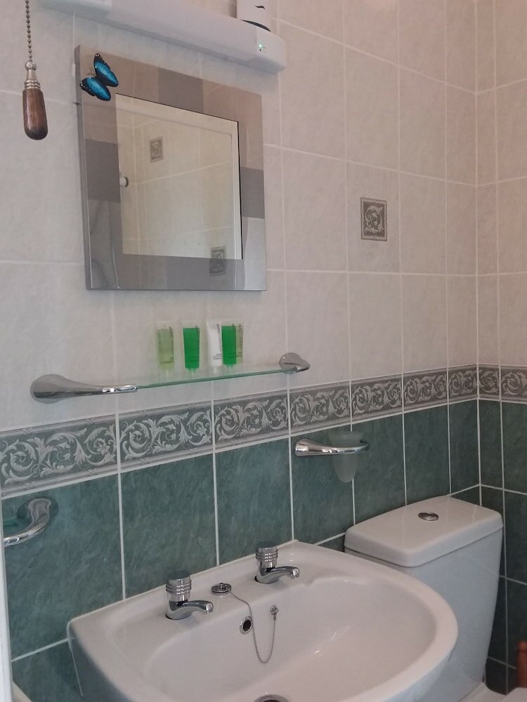 Фото Exton House