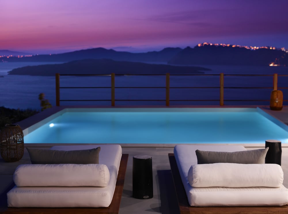 Фото Melidonia Suites