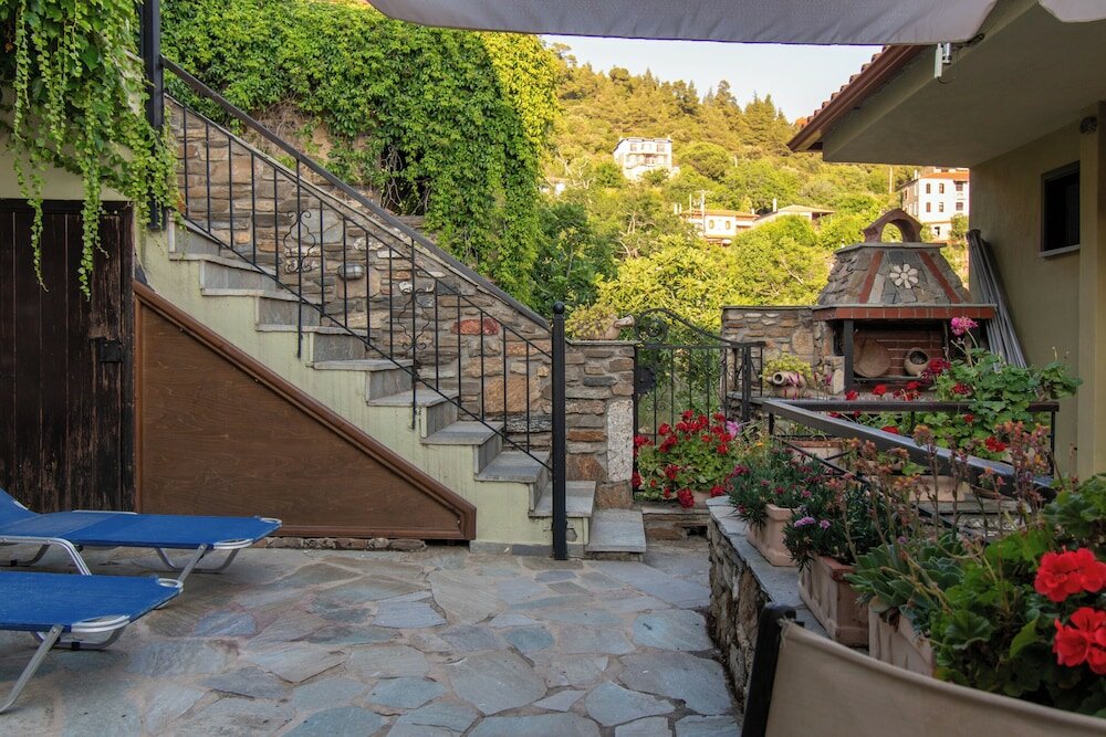 Фото Oreiades Parthenon