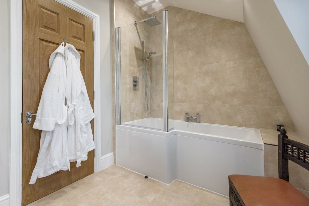 Фото Superior Stays Luxury Apartments - Bath City Centre