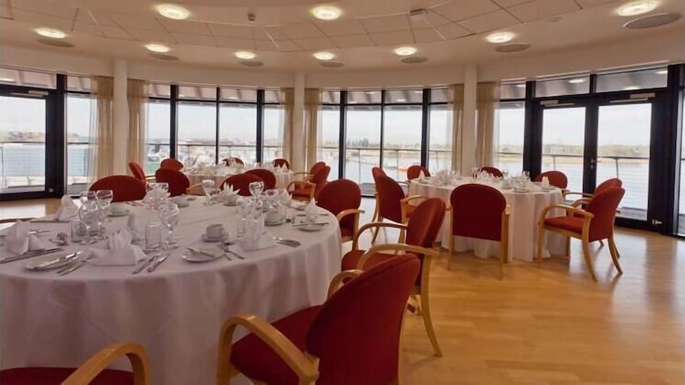 Фото Rnli College