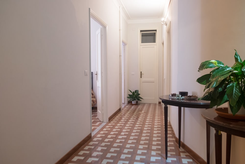 Фото Roma - VIA la Spezia 70