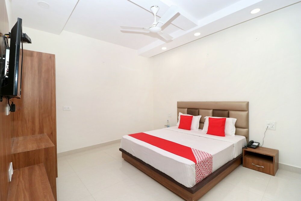 Фото Oyo 24071 Jasco Royal Inn