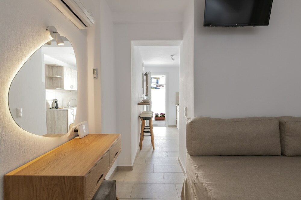 Фото Secret Garden Apartments