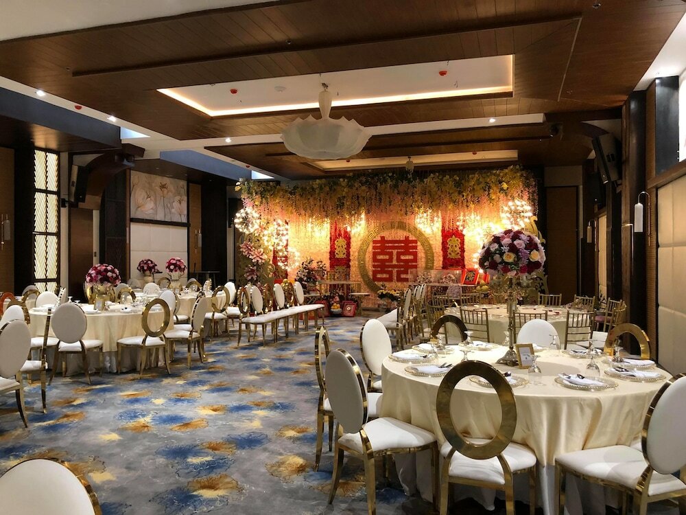 Фото J7 Plaza Hotel