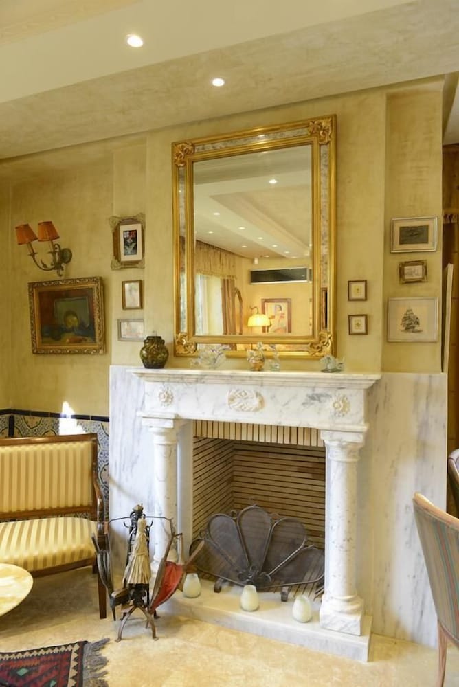 Фото Carthage Hill