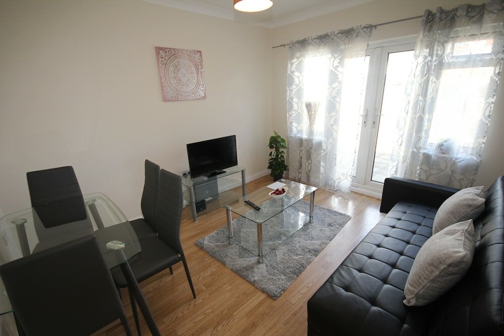 Фото Deane House