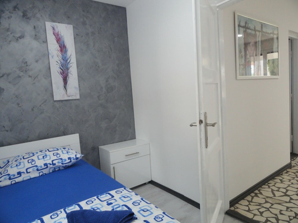 Фото Petrovac Holiday House with pool