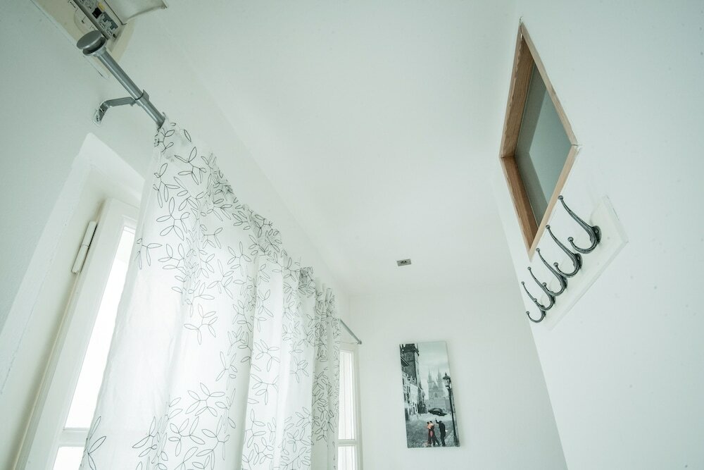 Фото Charles Bridge Hostel & Apartments