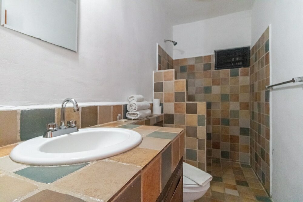 Фото Moonshine Hotel