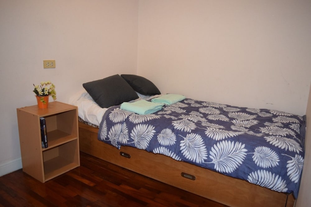 Фото Downtown Apartment near Bts Station