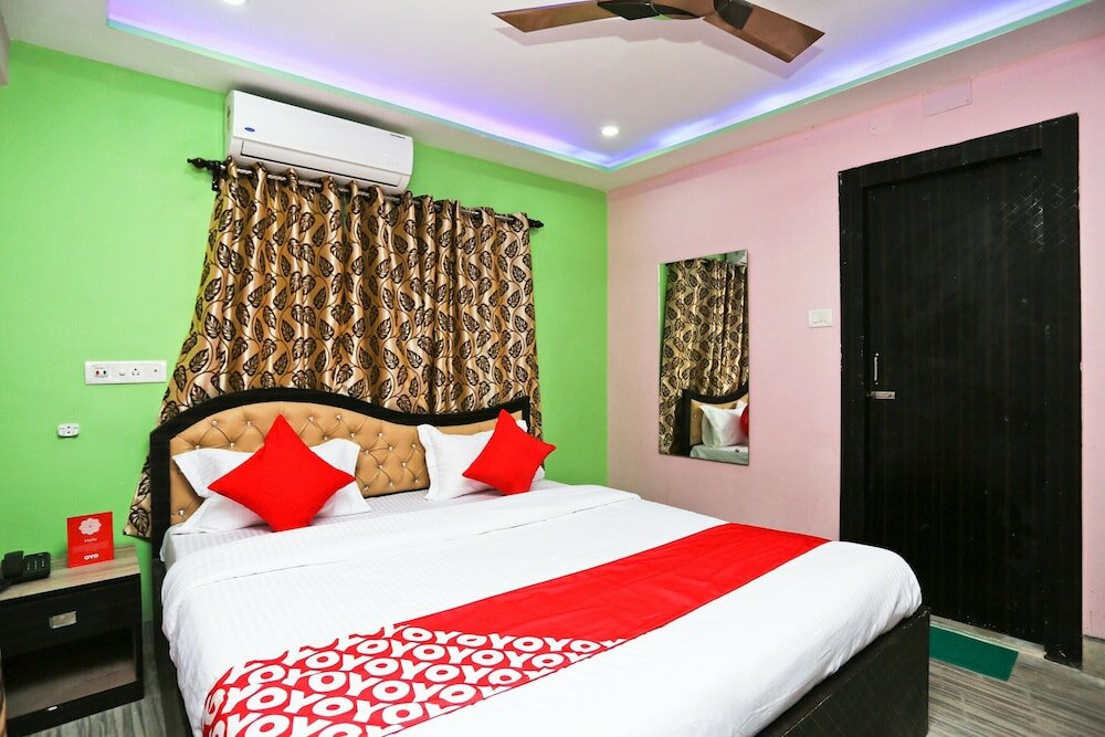 Фото Oyo 22566 Red Velvet Inn