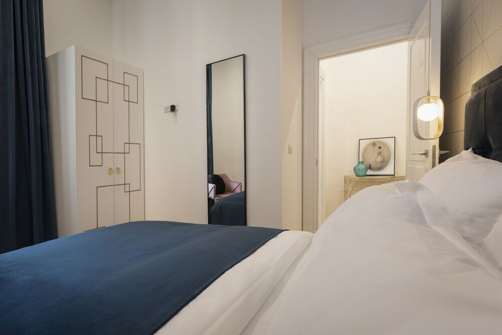 Фото Pierrot & Pierrette Apartments