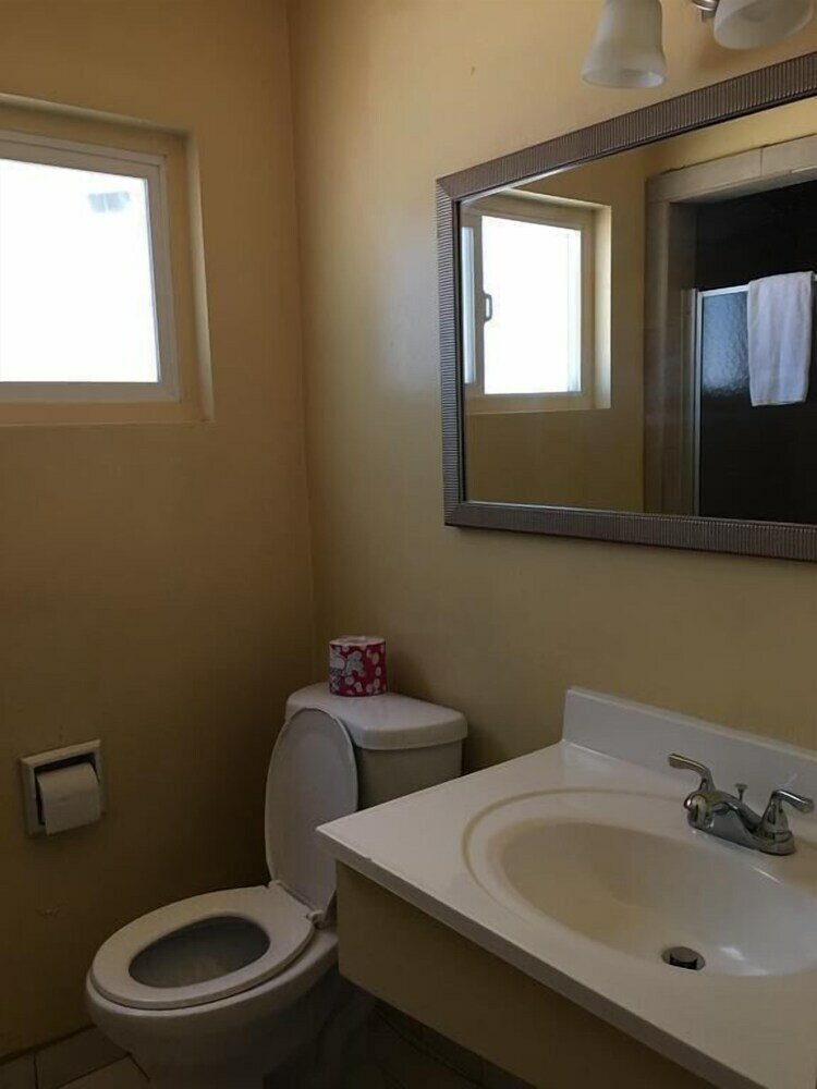 Фото Sky Ranch Inn