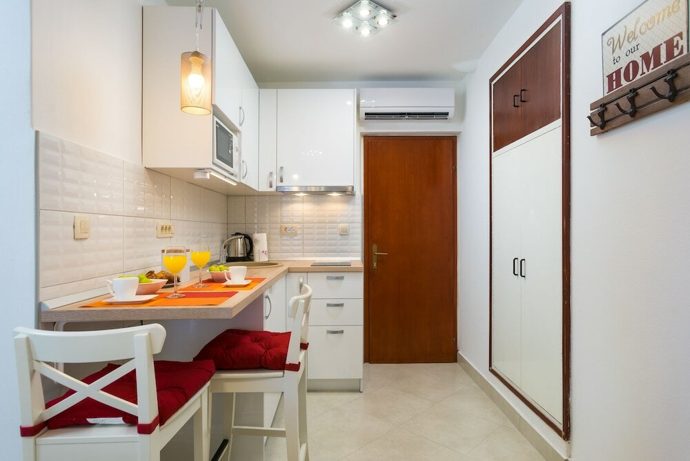 Фото Split Apartments with Hotel Service