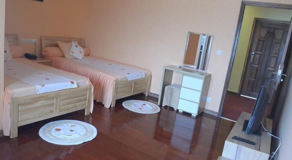 Фото Red Island Inn