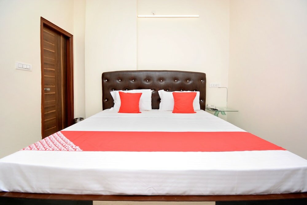 Фото Oyo 22993 Hotel Ozas Grand