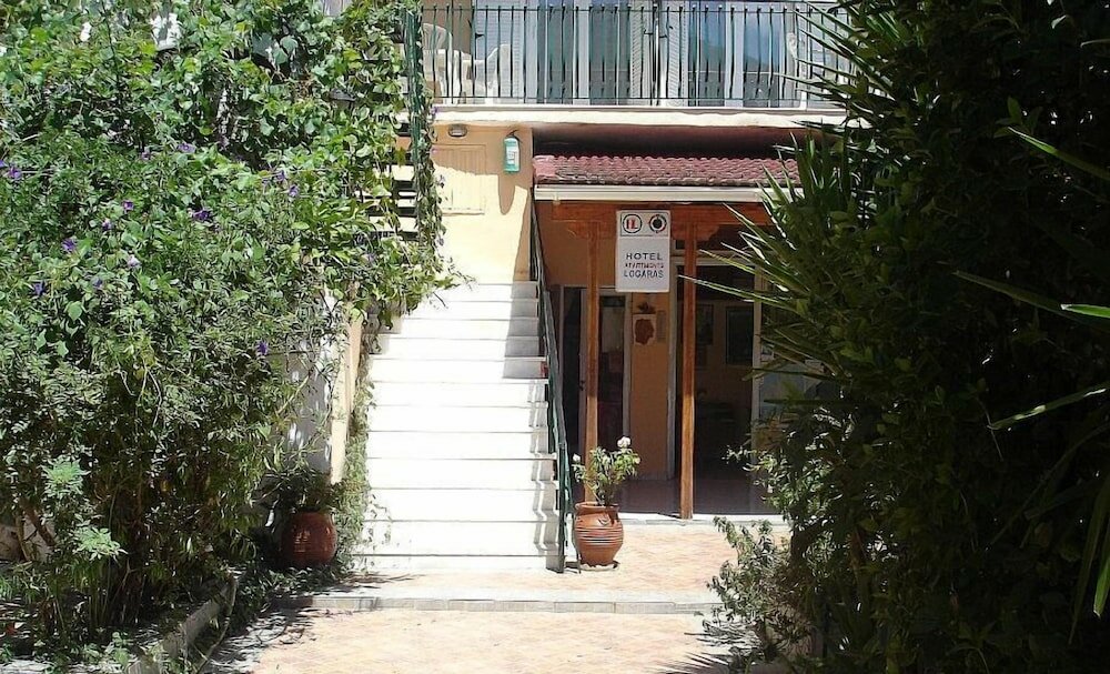 Фото Logaras Apartments