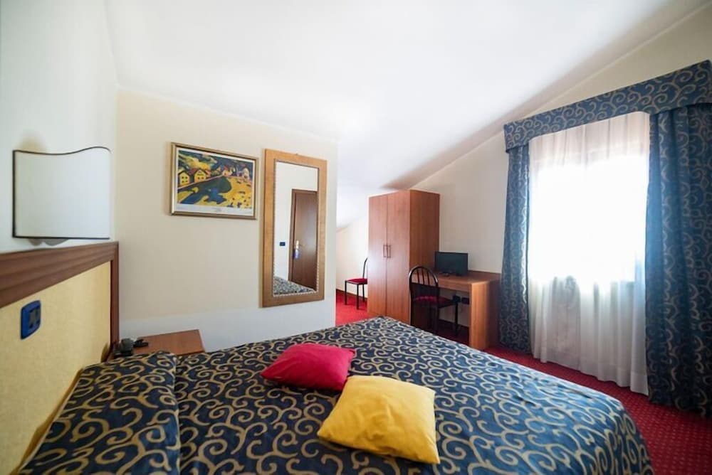 Фото Hotel Italia & Lombardi