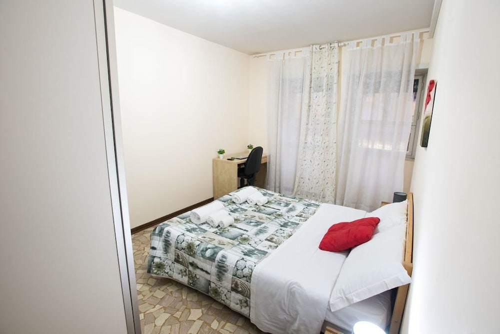 Фото Studio Hosts 2 VIA San Gervasio Flat in Bo