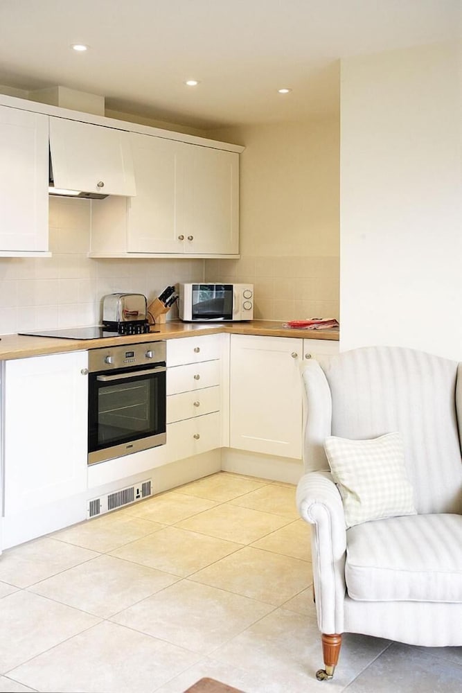 Фото Little Scarlet