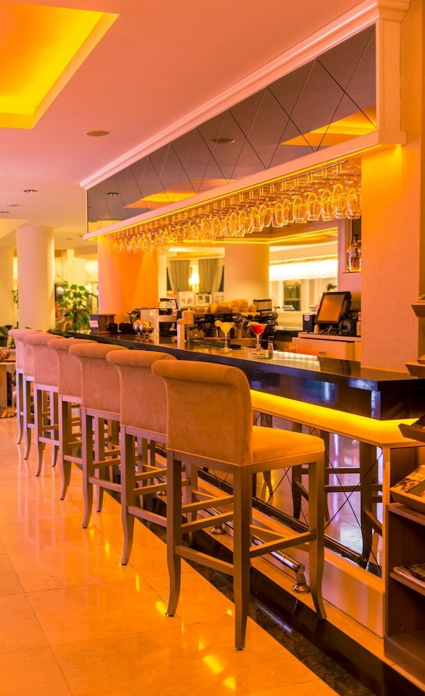 Фото Vuni Palace Hotel