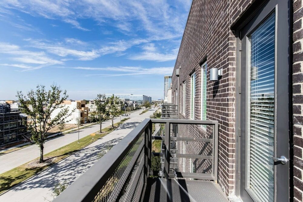 Фото Urbanlights at Legacy West