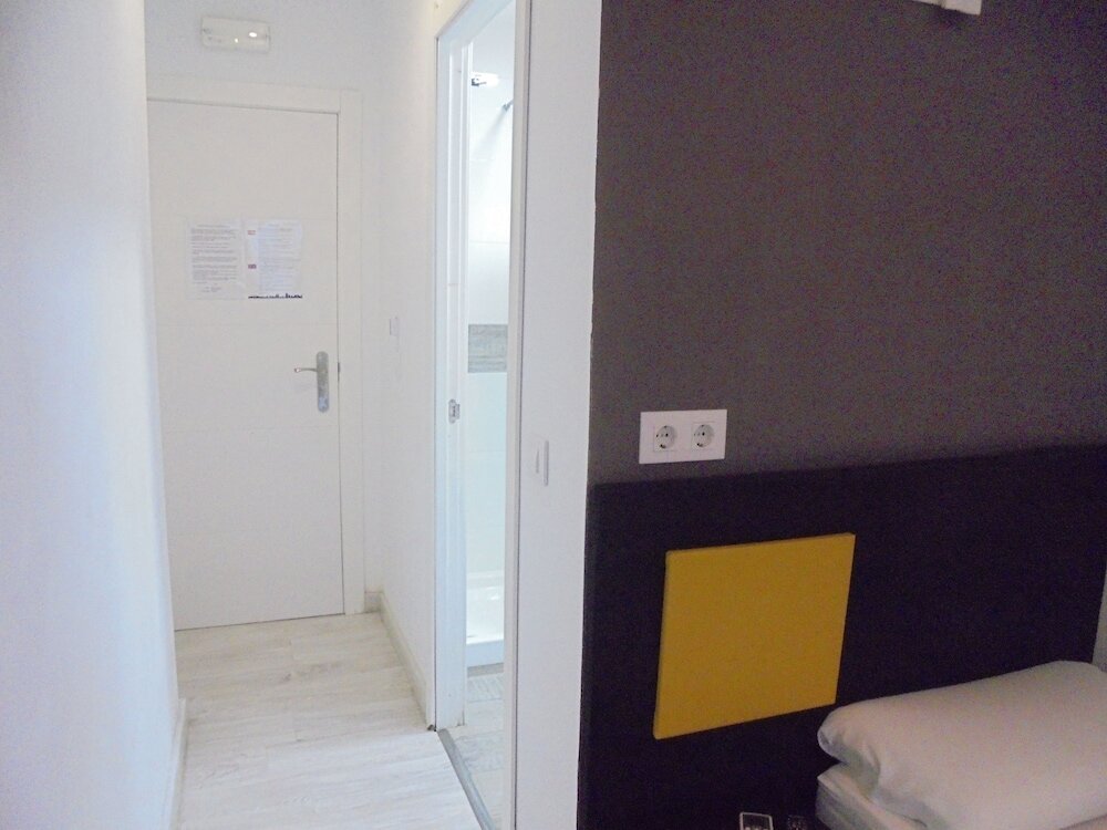 Фото Easy Sants by Bossh Hotels