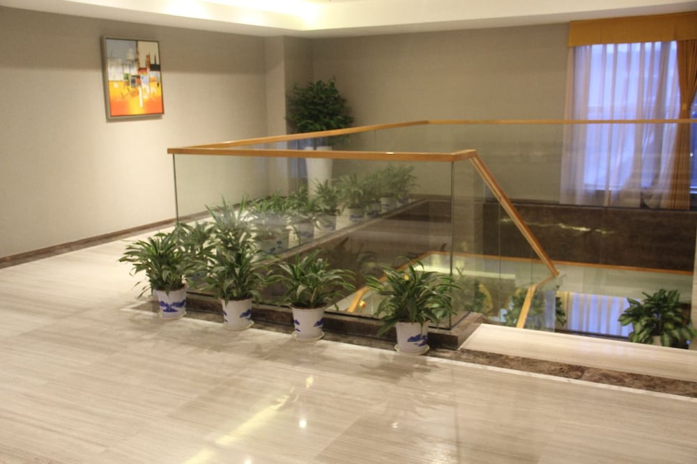 Фото Golden Central Hotel Shenzhen