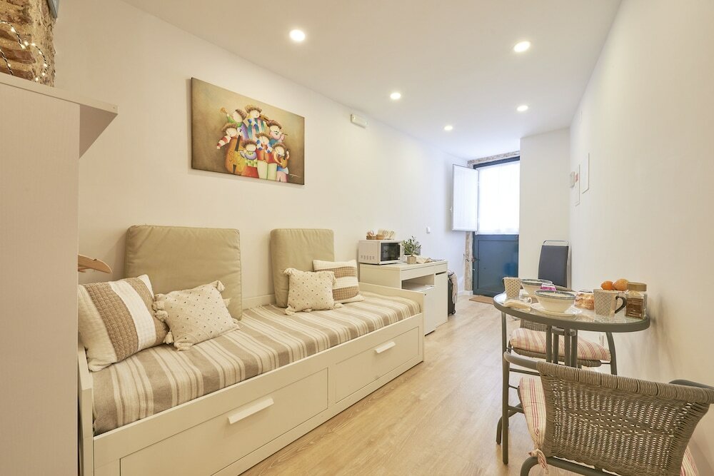 Фото Lisbon Inn Bica Suites