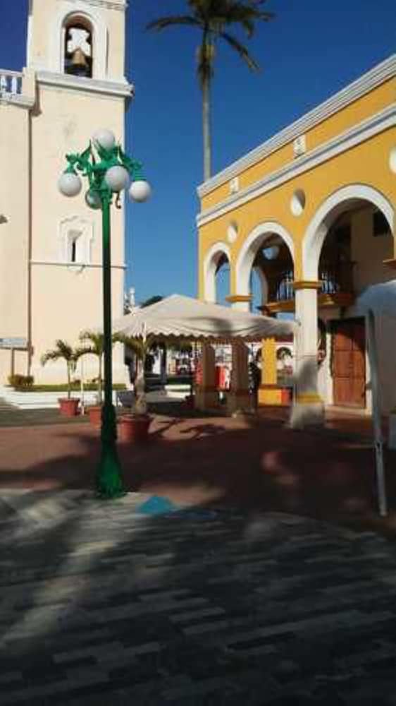 Фото отеля 1