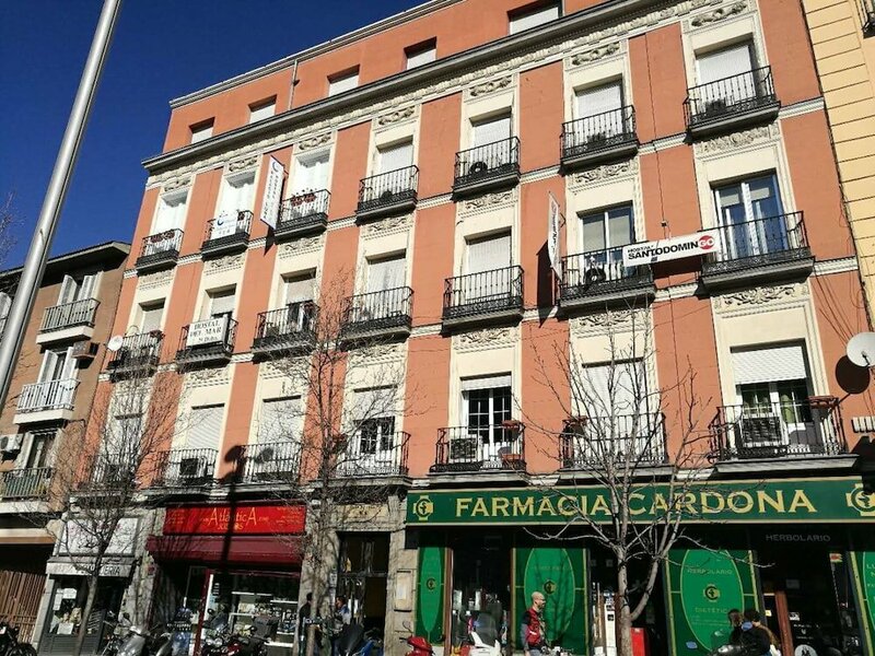 Хостел Hostal Palacio Luna в Мадриде