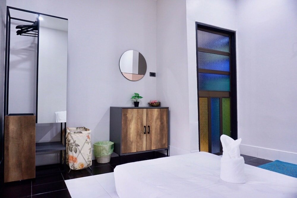 Фото Bhundaree Richy