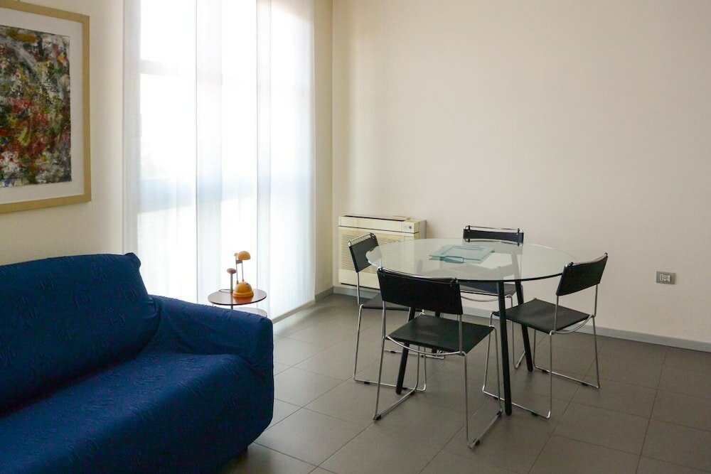 Фото Vista Hotel & Residence