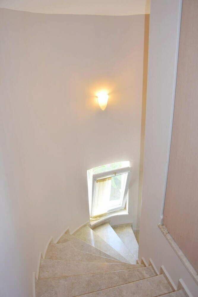 Фото Villa Th18 by JoyLettings