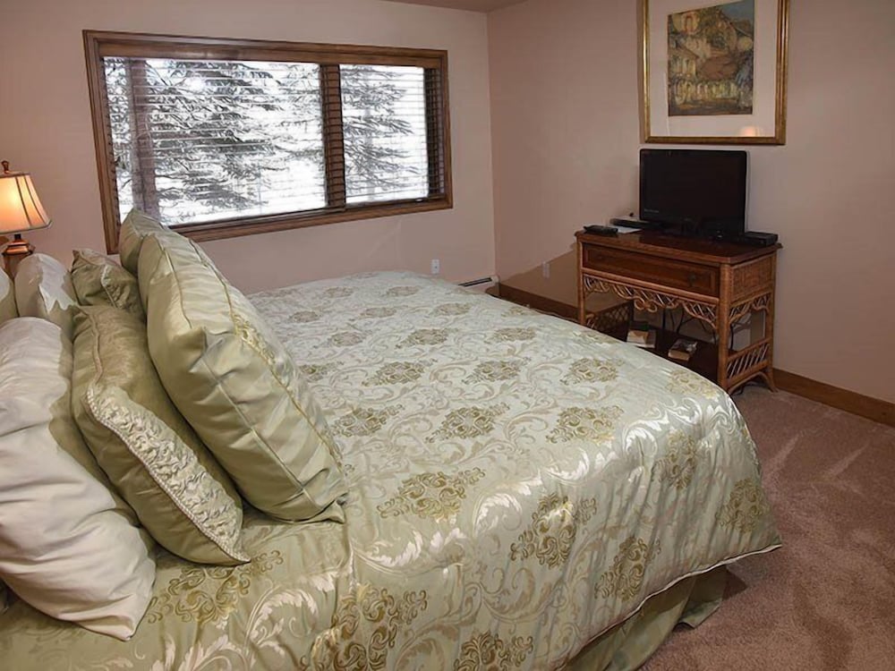 Фото Pines Townhome