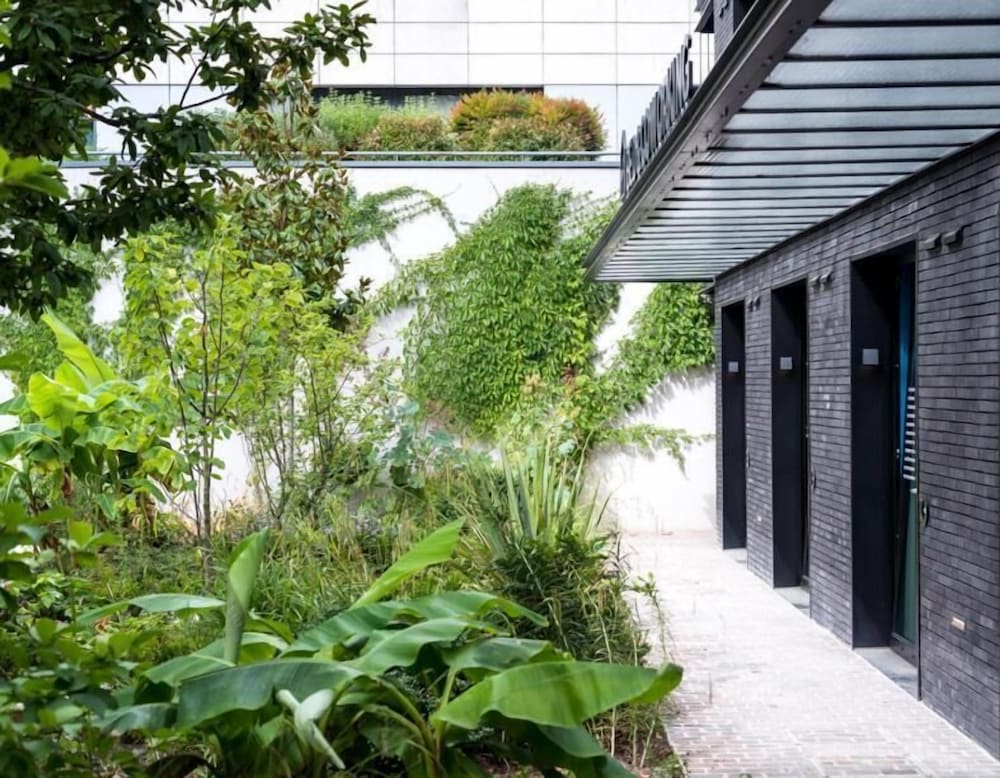 Фото Deskopolitan House