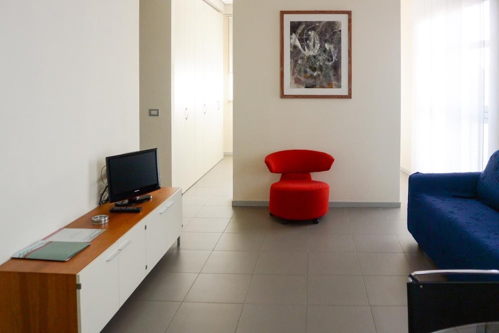 Фото Vista Hotel & Residence