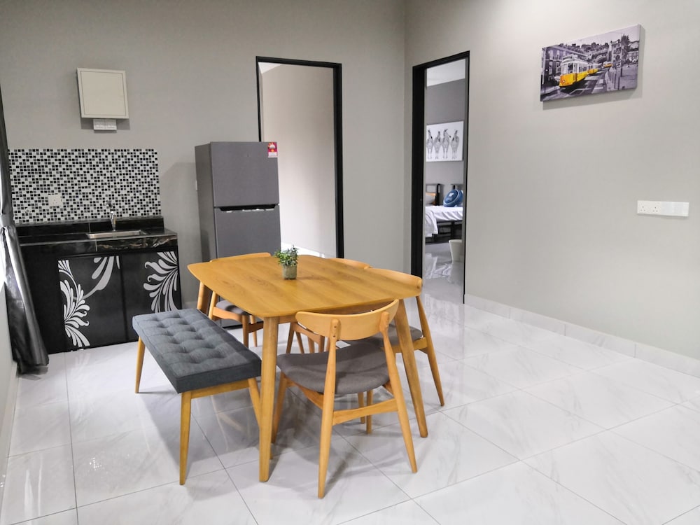 Фото Re - Roomy Stay