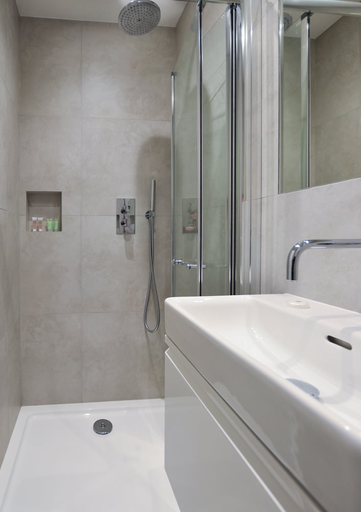 Фото Cromwell Serviced Apartment