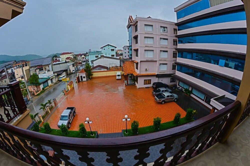 Фото Anoulackkhenlao Hotel