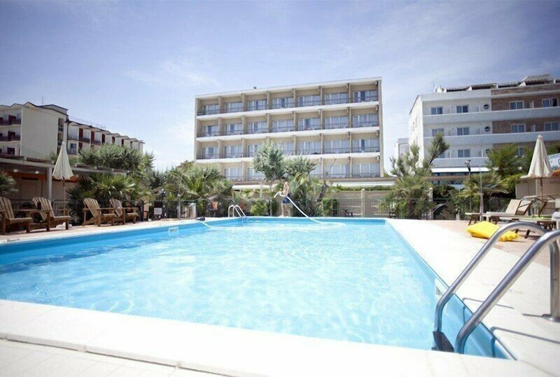 Гостиница Hotel Miami Beach в Червии