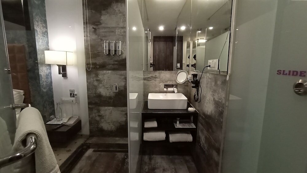 Фото Regenta Central Hotel & Convention Nagpur