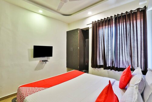 Hotel Oyo 5904 Hotel Midway Inn, Gandhinagar, photo